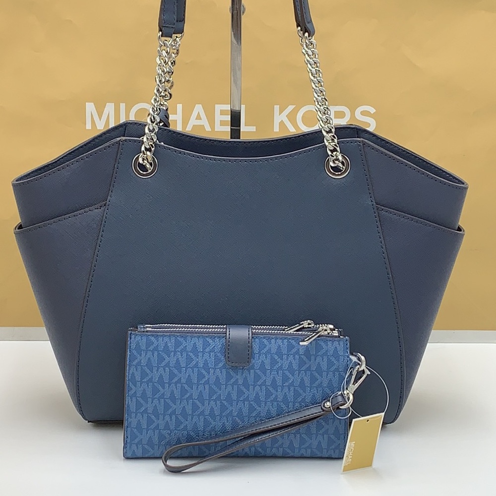 MICHAEL KORS LARGE CHAIN SHOULDER TOTE NAVY & LG DOUBLE ZIP WRISTLET DK … - Picture 3 of 16